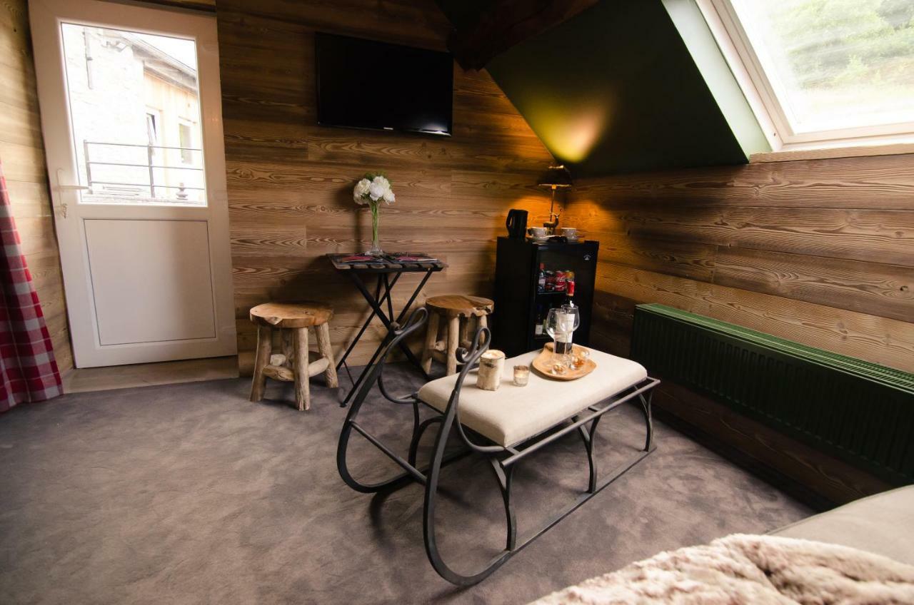 River Lodge Hotel Insolite Maredsous Exteriér fotografie