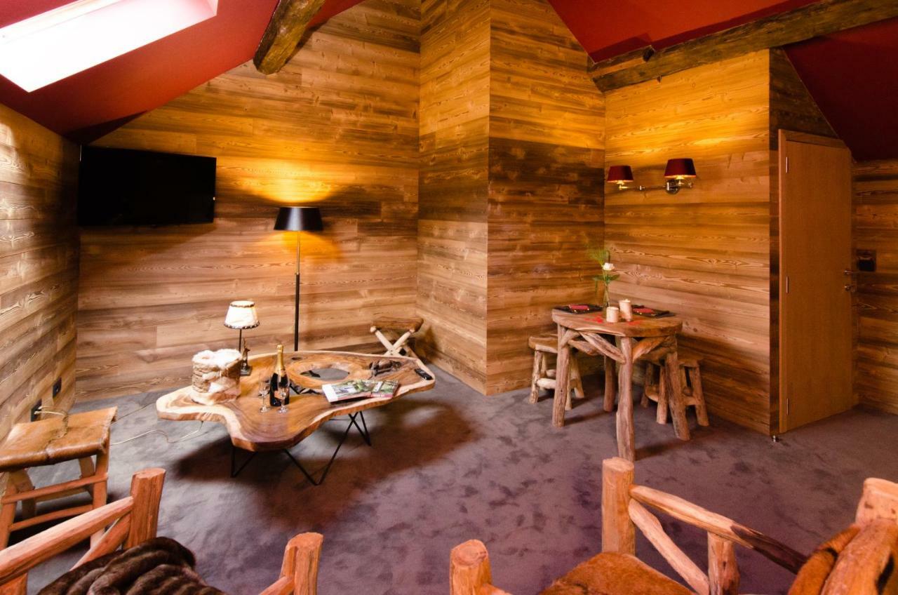 River Lodge Hotel Insolite Maredsous Exteriér fotografie